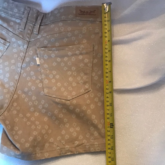 Levi’s Jean shorts - Picture 12 of 12